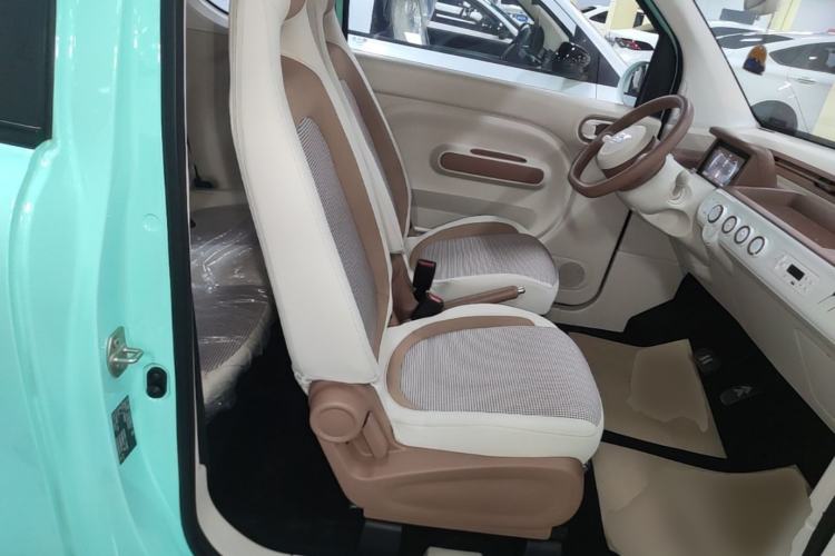 Used Bestune Pony 2026 222km Colorful Horse Right Front Seat