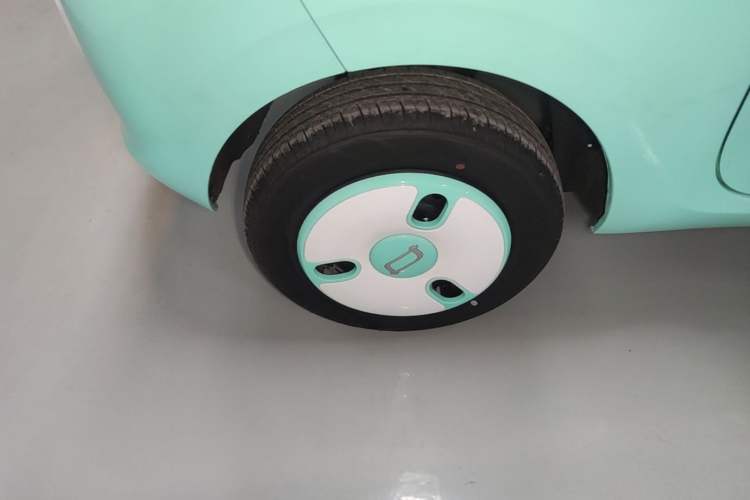 Used Bestune Pony 2026 222km Colorful Horse Right Rear Wheel Hub