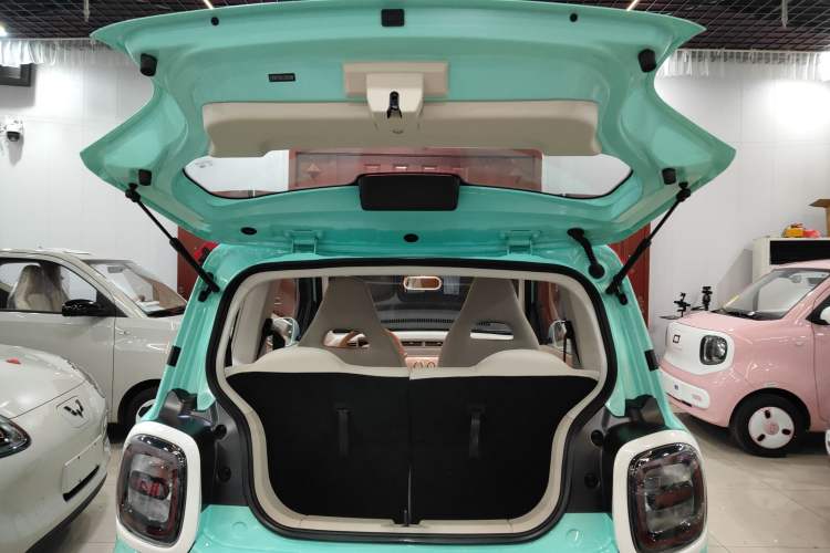 Used Bestune Pony 2026 222km Colorful Horse Trunk