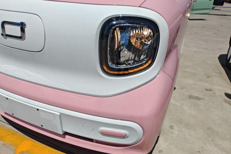 Used Bestune Pony 2026 Model 222km Cute Horse Left Front Headlight