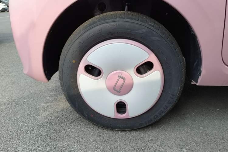 Used Bestune Pony 2026 Model 222km Cute Horse Left Front Wheel Hub