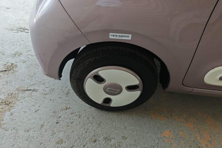 Used Bestune Pony 2026 222km Colorful Horse Left Front Wheel Hub