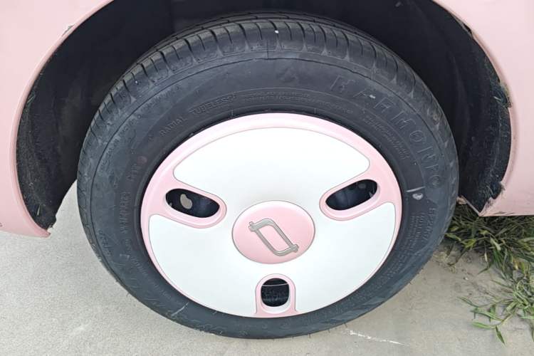 Used Bestune Pony 2026 Model 222km Cute Horse Left Front Wheel Hub