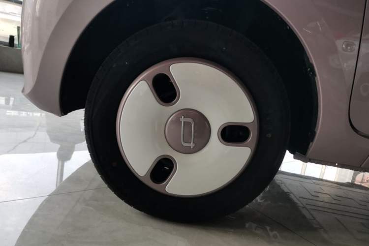 Used Bestune Pony 2026 222km Colorful Horse Left Front Wheel Hub