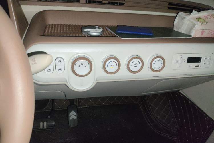 Used Bestune Pony 2026 222km Colorful Horse Audio And AC Panel