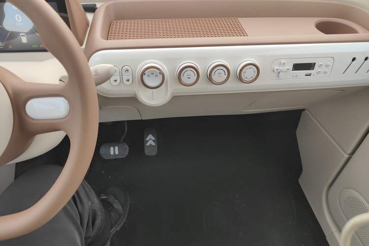 Used Bestune Pony 2026 Model 222km Cute Horse Plus Audio And AC Panel