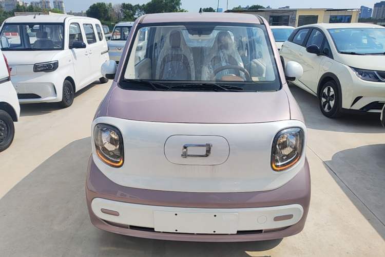 Used Bestune Pony 2026 222km Colorful Horse Front