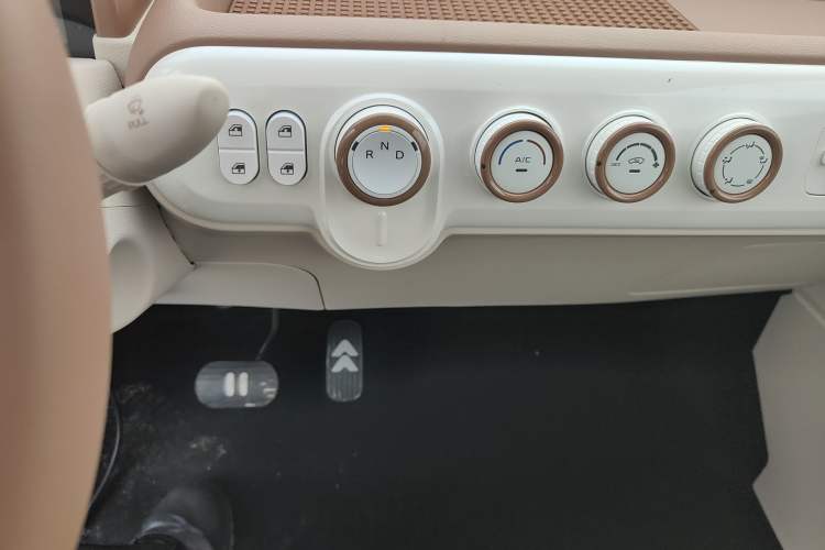 Used Bestune Pony 2026 Model 222km Cute Horse Plus Gear Lever