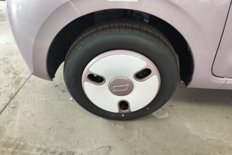Used Bestune Pony 2026 222km Colorful Horse Left Front Wheel Hub