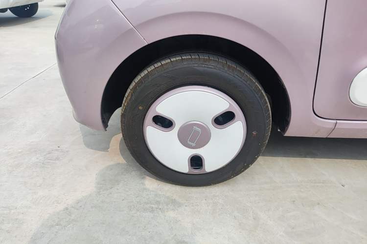 Used Bestune Pony 2026 222km Colorful Horse Left Front Wheel Hub