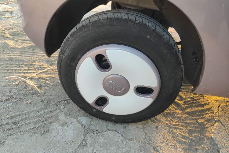 Used Bestune Pony 2026 Model 222km Shining Horse Right Rear Wheel Hub