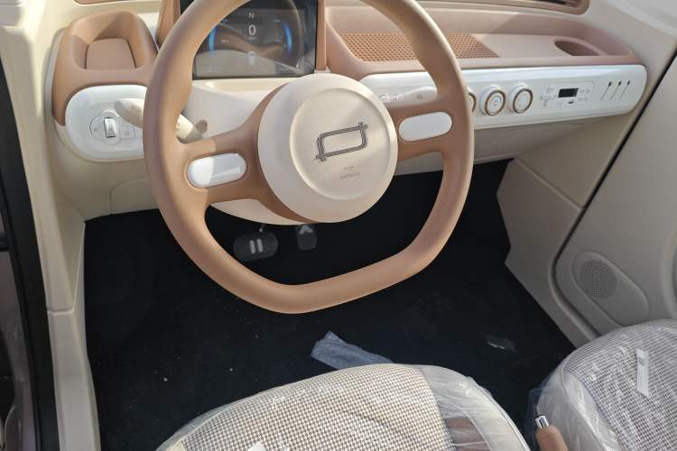 Used Bestune Pony 2026 Model 222km Cute Horse Plus Steering Wheel