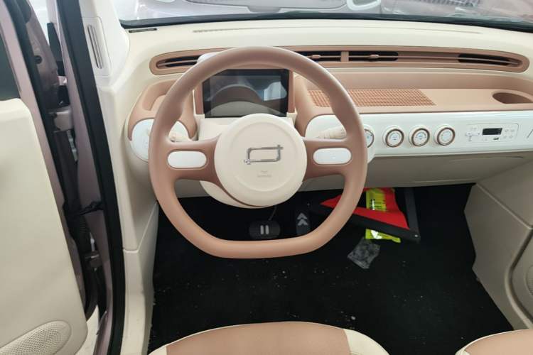 Used Bestune Pony 2026 222km Colorful Horse Steering Wheel