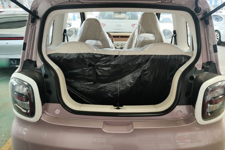 Used Bestune Pony 2026 222km Colorful Horse Trunk