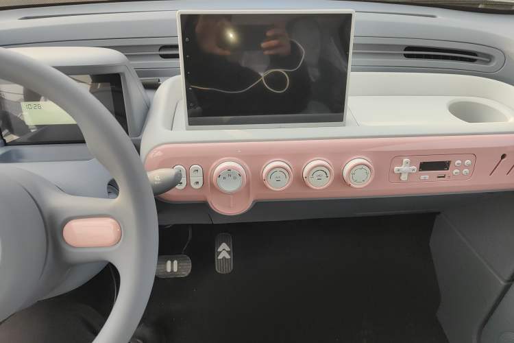 Used Bestune Pony 2026 Model 222km Cute Horse Audio And AC Panel