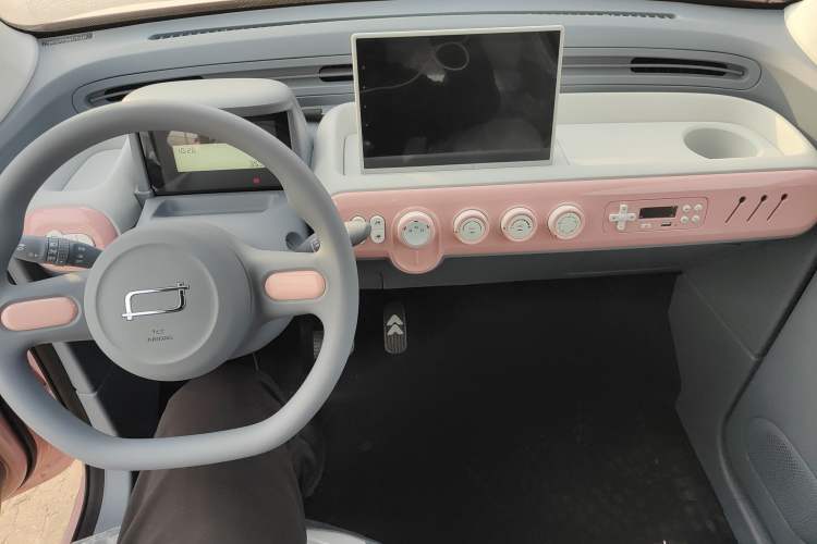 Used Bestune Pony 2026 Model 222km Cute Horse Center Console