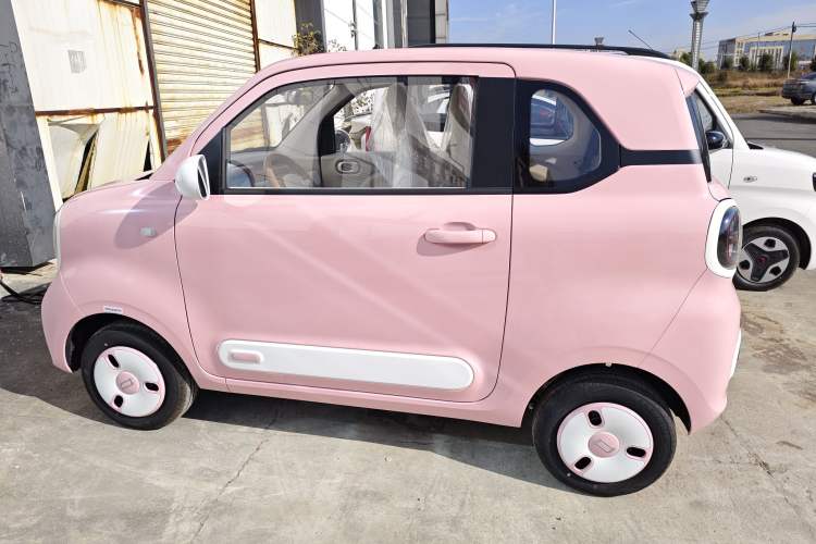 Used Bestune Pony 2026 222km Colorful Horse Exterior 3