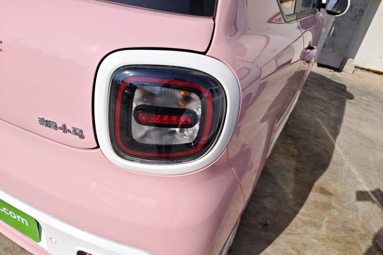 Used Bestune Pony 2026 222km Colorful Horse Exterior 6