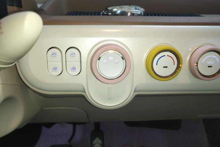 Used Bestune Pony 2026 Model 222km Shining Horse Gear Lever