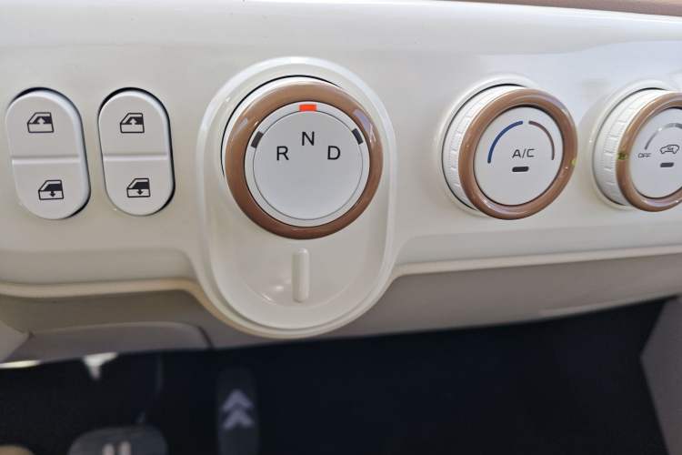 Used Bestune Pony 2026 222km Colorful Horse Gear Lever
