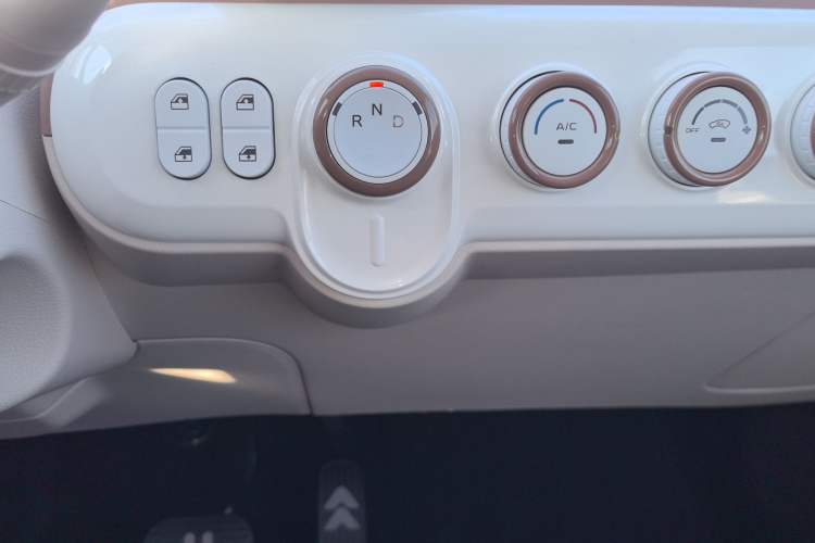 Used Bestune Pony 2026 222km Colorful Horse Gear Lever