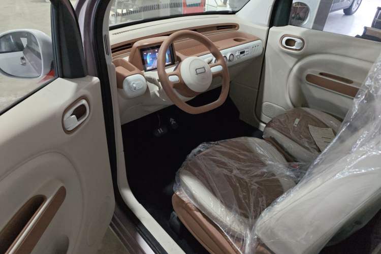 Used Bestune Pony 2026 Model 222km Shining Horse Interior 1
