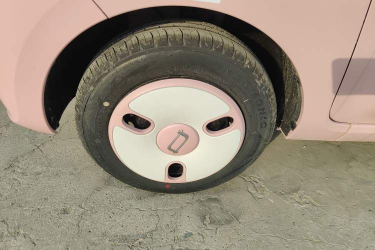 Used Bestune Pony 2026 Model 222km Cute Horse Left Front Wheel Hub