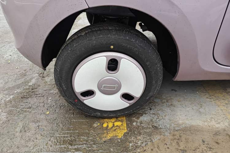 Used Bestune Pony 2026 222km Colorful Horse Right Rear Wheel Hub