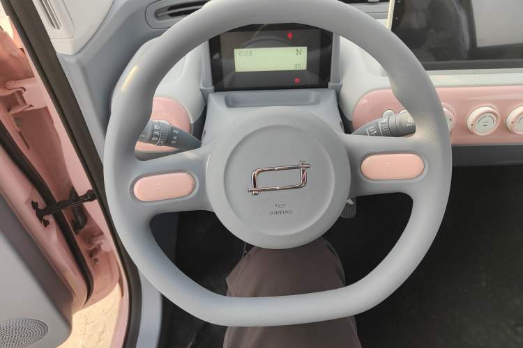 Used Bestune Pony 2026 Model 222km Cute Horse Steering Wheel