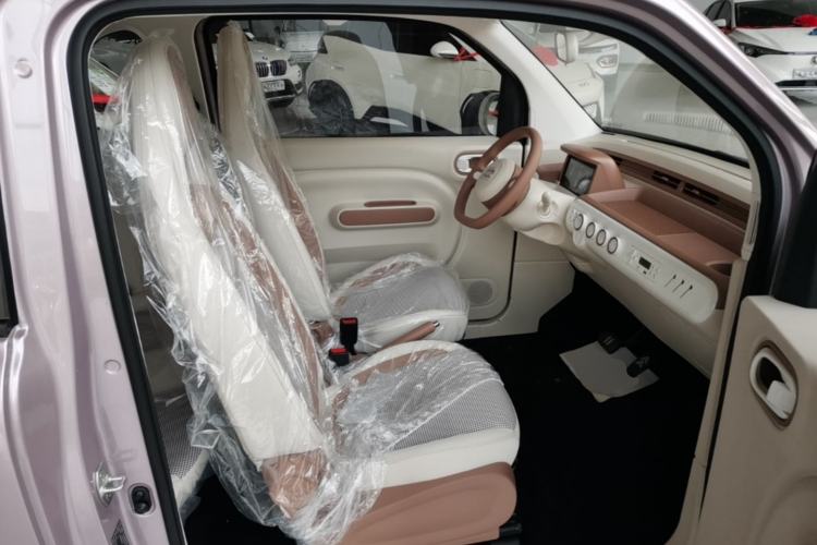 Used Bestune Pony 2026 222km Colorful Horse Right Front Seat