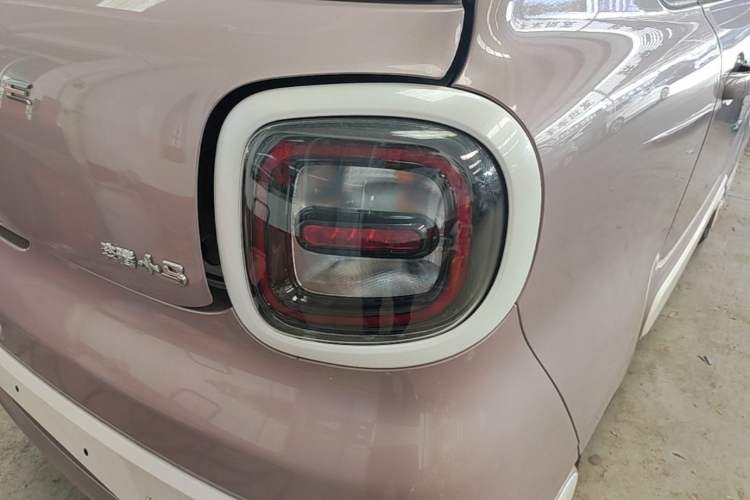 Used Bestune Pony 2026 Model 222km Cute Horse Plus Right Rear Taillight