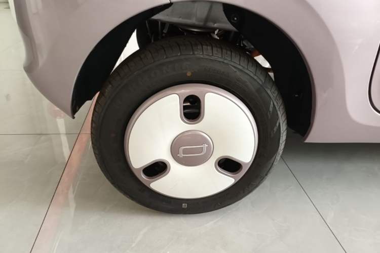 Used Bestune Pony 2026 222km Colorful Horse Right Rear Wheel Hub