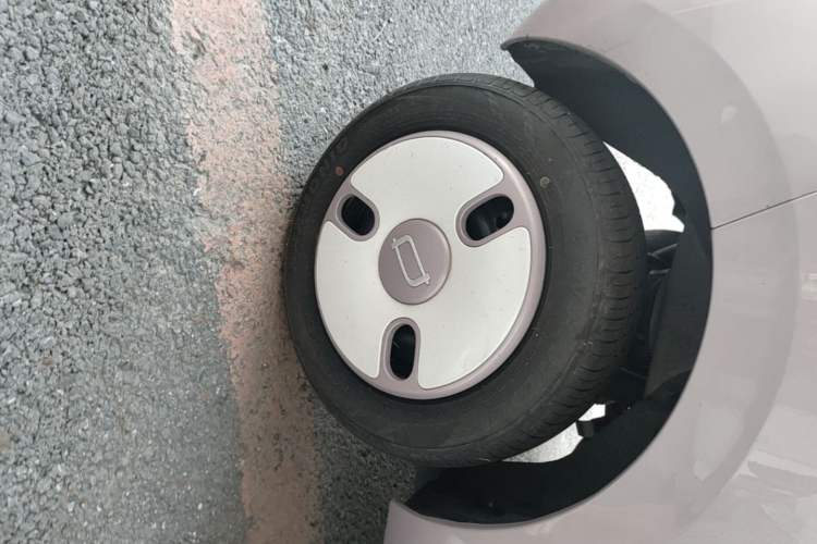 Used Bestune Pony 2026 222km Colorful Horse Right Rear Wheel Hub