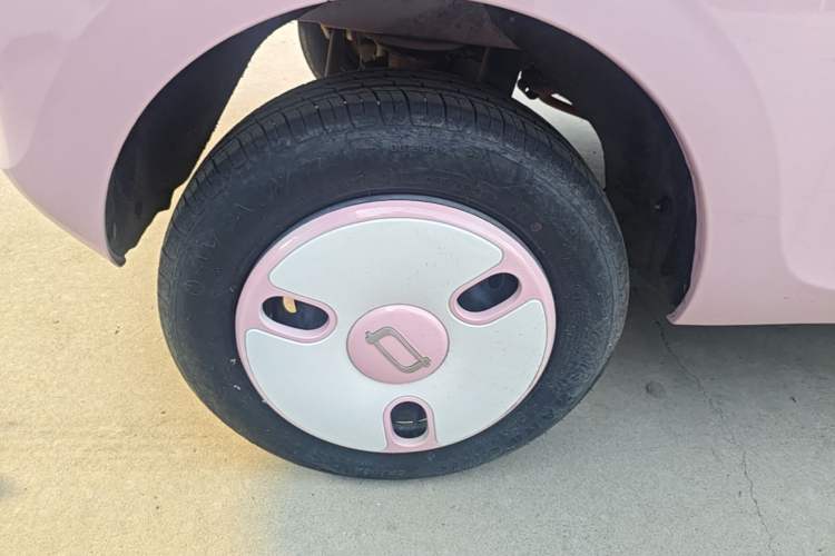 Used Bestune Pony 2026 Model 222km Cute Horse Right Rear Wheel Hub