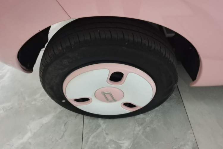 Used Bestune Pony 2026 Model 222km Shining Horse Right Rear Wheel Hub
