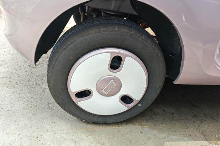 Used Bestune Pony 2026 222km Colorful Horse Right Rear Wheel Hub