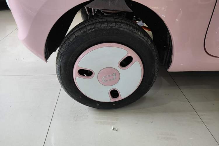 Used Bestune Pony 2026 Model 222km Cute Horse Right Rear Wheel Hub