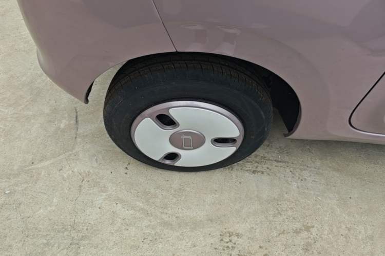 Used Bestune Pony 2026 222km Colorful Horse Right Rear Wheel Hub