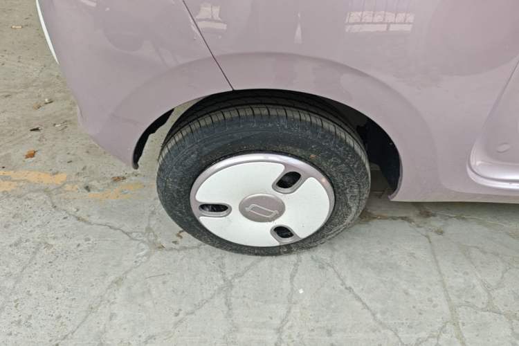 Used Bestune Pony 2026 222km Colorful Horse Right Rear Wheel Hub