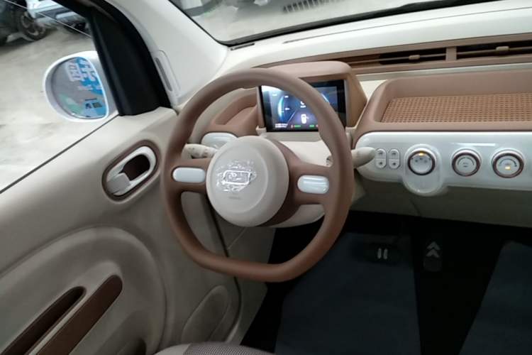 Used Bestune Pony 2026 Model 222km Cute Horse Plus Steering Wheel