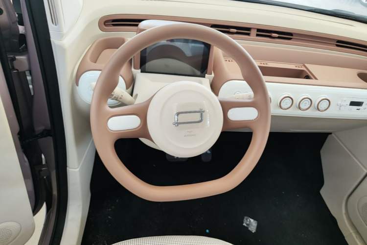 Used Bestune Pony 2026 Model 222km Cute Horse Plus Steering Wheel