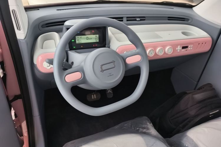 Used Bestune Pony 2026 Model 222km Cute Horse Steering Wheel
