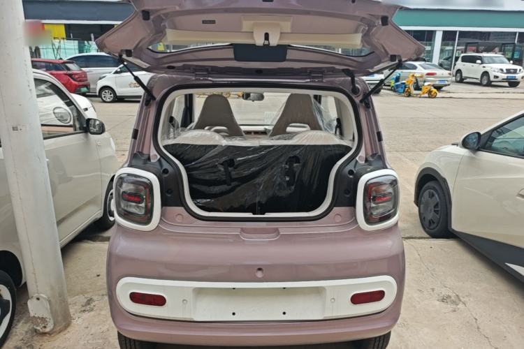 Used Bestune Pony 2026 222km Colorful Horse Trunk