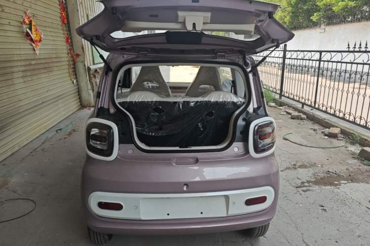 Used Bestune Pony 2026 222km Colorful Horse Trunk