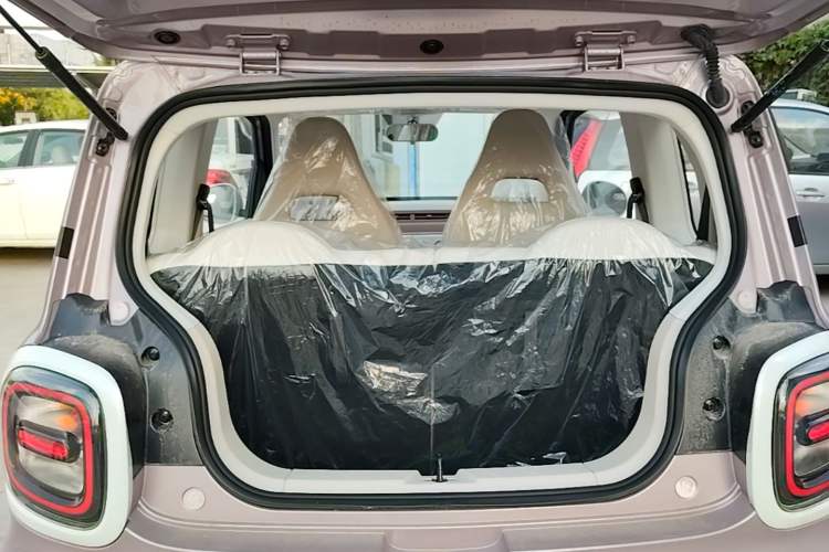 Used Bestune Pony 2026 222km Colorful Horse Trunk