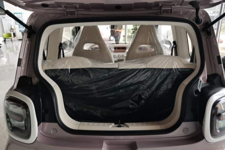 Used Bestune Pony 2026 222km Colorful Horse Trunk