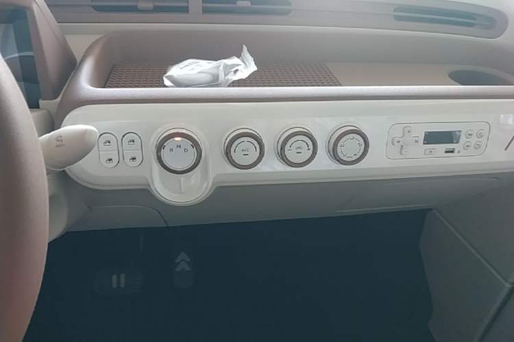 Used Bestune Pony 2026 222km Colorful Horse Audio And AC Panel