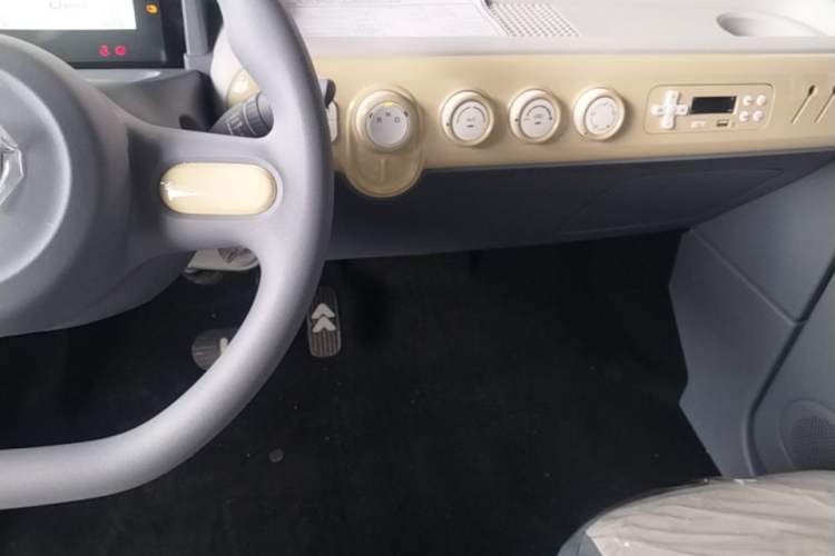 Used Bestune Pony 2026 Model 222km Cute Horse Audio And AC Panel