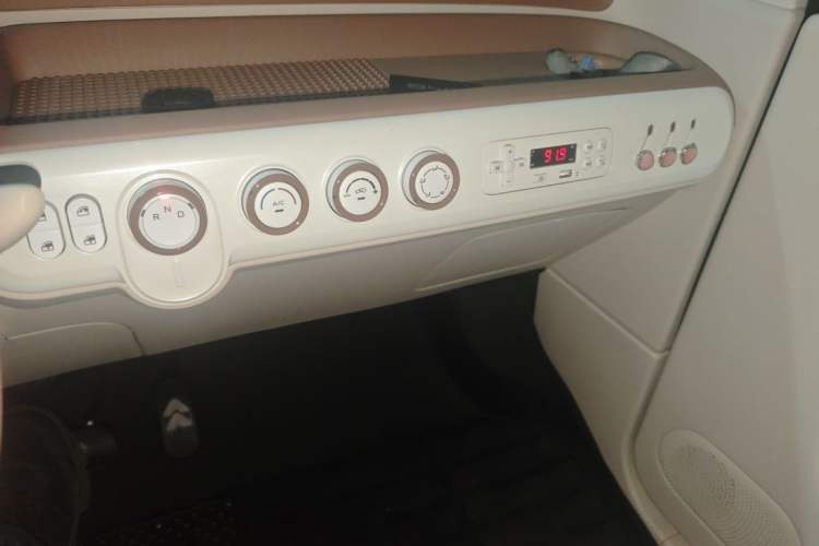 Used Bestune Pony 2026 222km Colorful Horse Audio And AC Panel