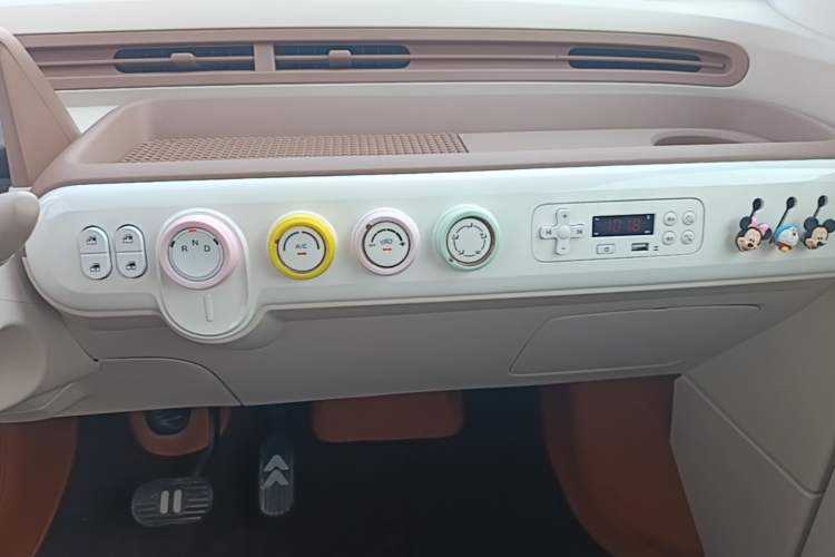 Used Bestune Pony 2026 Model 222km Agile Horse Audio And AC Panel